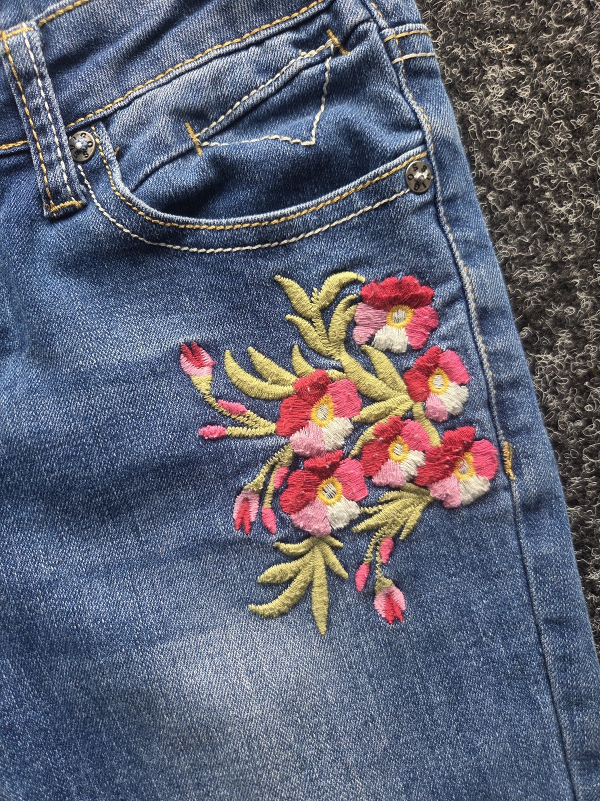 Vigoss Girls’ Jeans – The Jagger – Age 12 – Floral Embroidered – Great Condition image 3