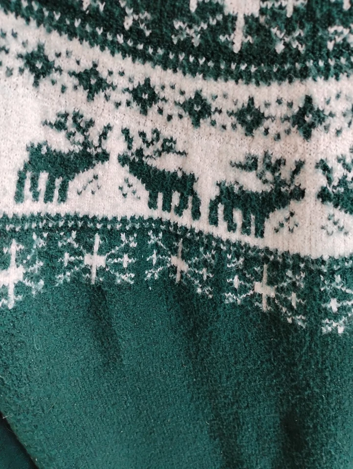 Suéter de vacaciones Maurices. Grande. Verde con ciervo. Foto 4 de 4