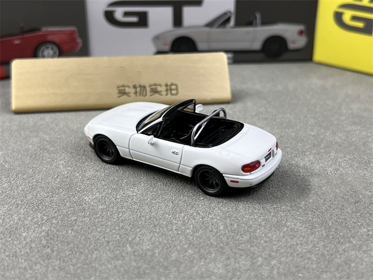 ミニカー MINI GT Mazda Miata MX-5 Classic White Mini GT Mazda Miata MX-5 Tuned Version Classic White 1:64