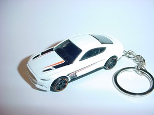 New 3d White 15 Ford Mustang Gt Custom Keychain Keyring Key Gt Race Finish 5 0 Ebay