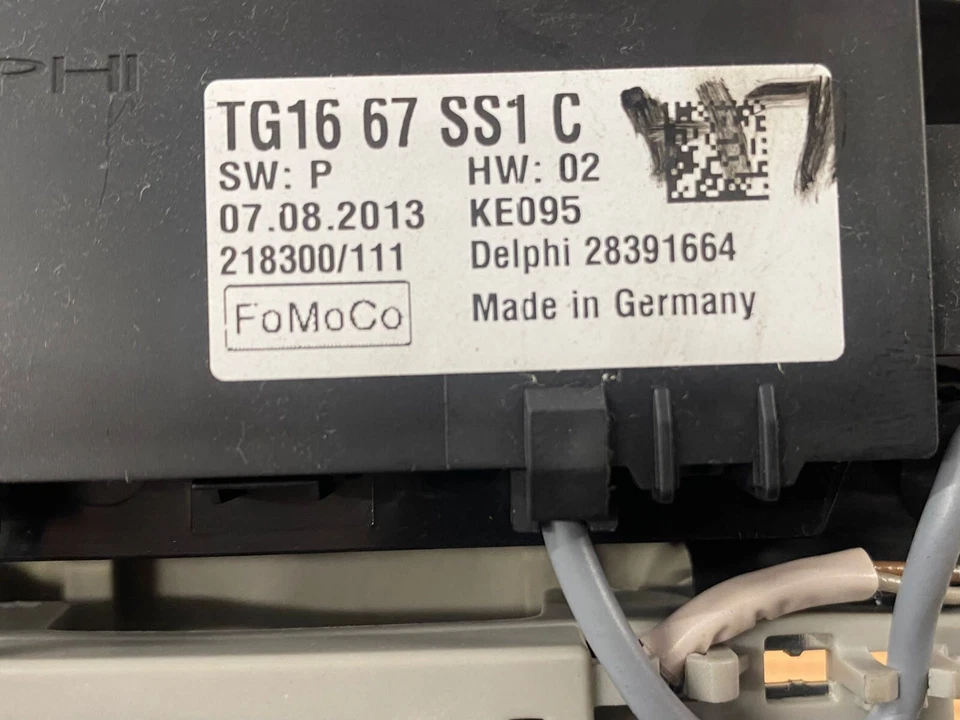 MAZDA 6 GJ MK3 2013-2018 FRONT INTERIOR ROOF LIGHT TG1667SS1C - Изображение 3 из 3