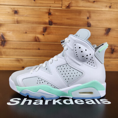 エアジョーダン6 レトロ プラチナム Jordan Air Jordan 6 Retro Sneaker in Pure Platinum, Glacier