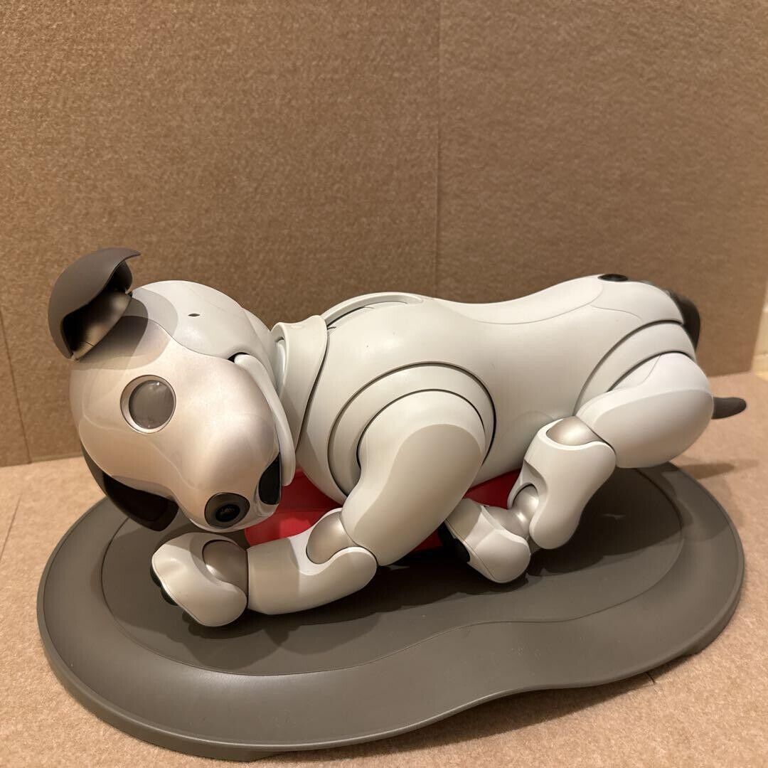 Sony AIBO ERS-1000 Robot Dog Ivory White + Accessories Sony AIBO ERS-1000 Robot Dog Ivory White + Accessories