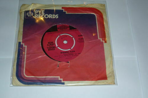 英7” Angela And The Fans Love Ya Illya 7N17108 Pye Records /00080 Angela And The Fans – Love Ya Illya – Vinyl (7