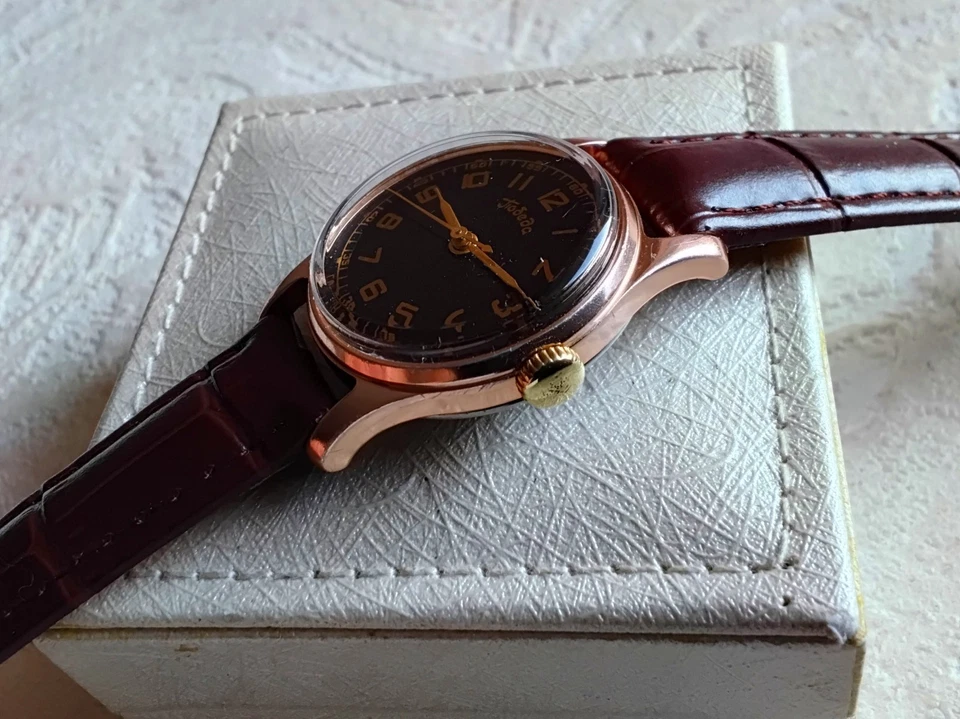 Reloj pequeño soviético vintage Pobeda ZIM, barrido segunda mano, años 50, esfera negra Foto 3 de 4