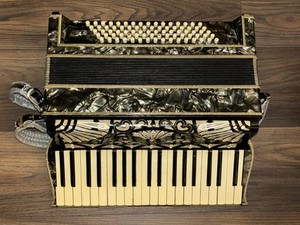 Vintage 1920-1930? Italian Accordion W/ Excelsior Case