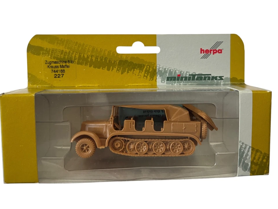 HERPA Minitanks 227 Zugmaschine Krauss Maffei 8T - Bild 1 von 2