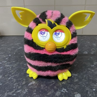 Furby Boom rosa und schwarze Streifen Hasbro 2012 funktionierend süß elektronisches Haustier