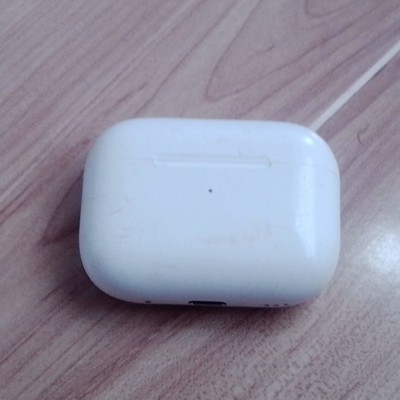 White True Wireless Bluetooth In-Ear Earbuds w/ Charging Case, Built-In Mic