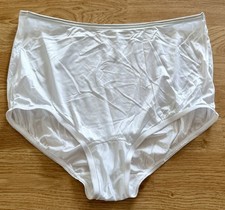 VTG Vanity Fair Brief Granny Panty Size 6/M White Nylon