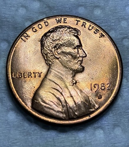 1982 D Lincoln Memorial Penny Uncirculated 1 Cent Zinc Small Date RD - Picture 1 of 5
