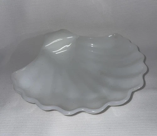 Vintage Anchor Hocking White Milk Glass Clam Shell-Sea Shell Dish Trinket Dish