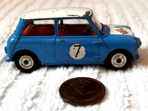 CORGI "VINTAGE" DIECAST MODEL (MORRIS MINI-COOPER COMPETITION CAR) CAT 227/USED