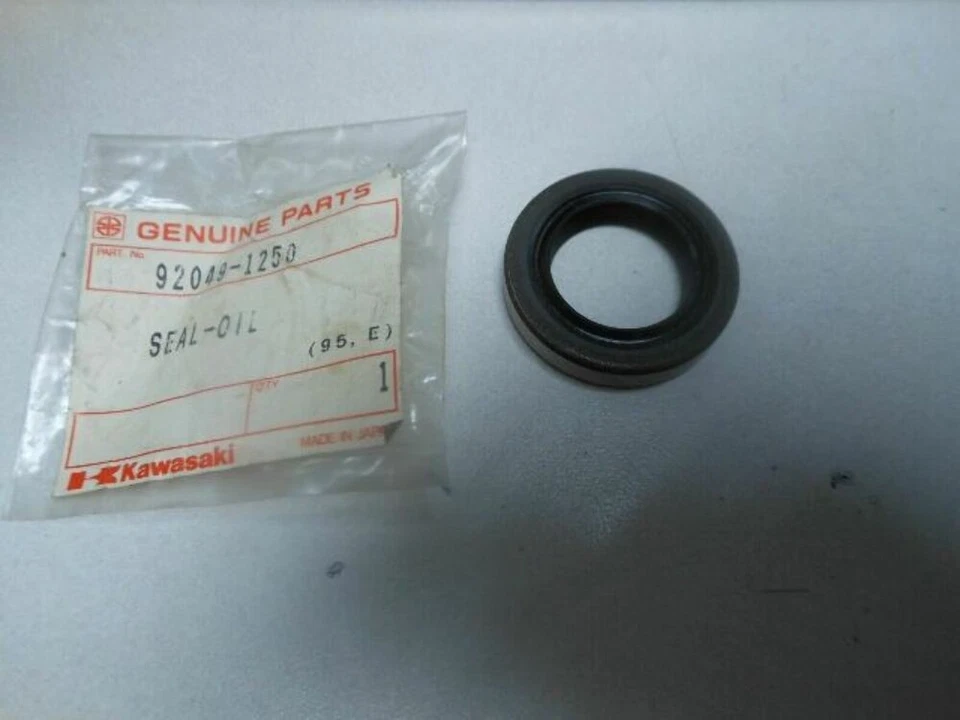 Sello de aceite Nos Kawasaki 1965-2003 KD80 KE100 92049-1250 Foto 2 de 4