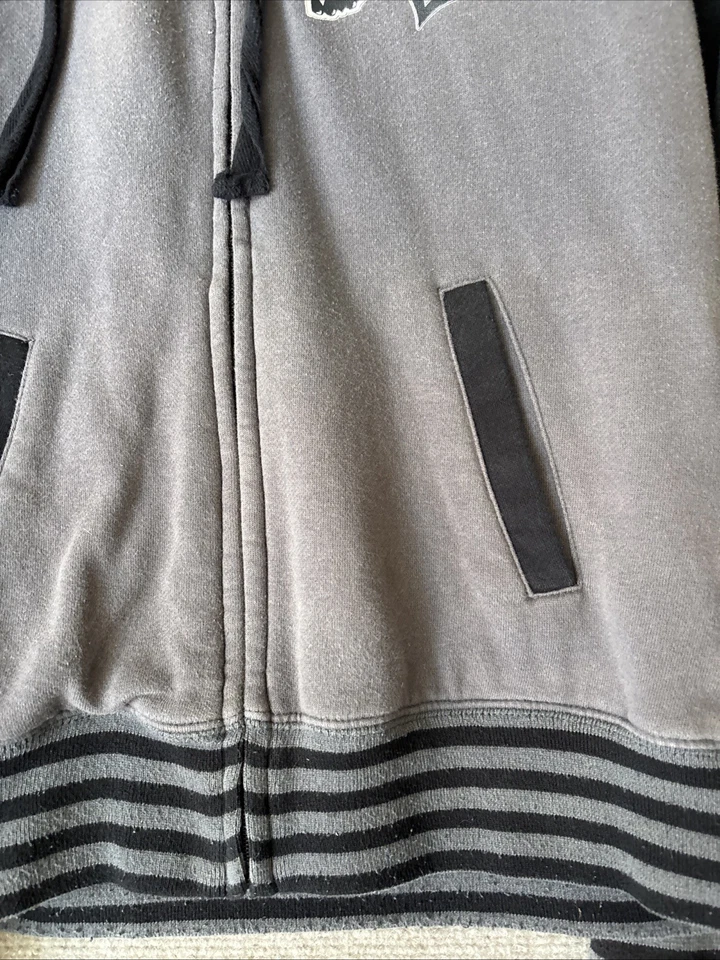 漂亮的金属 Mulisha 拉链连帽衫女式中号黑色/灰色 — 第 3/4 张图片