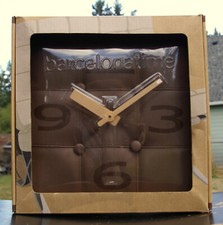 Barcelonatime Barcelona sedia cuscino batteria orologio da parete Luft 2002 di Semk Design