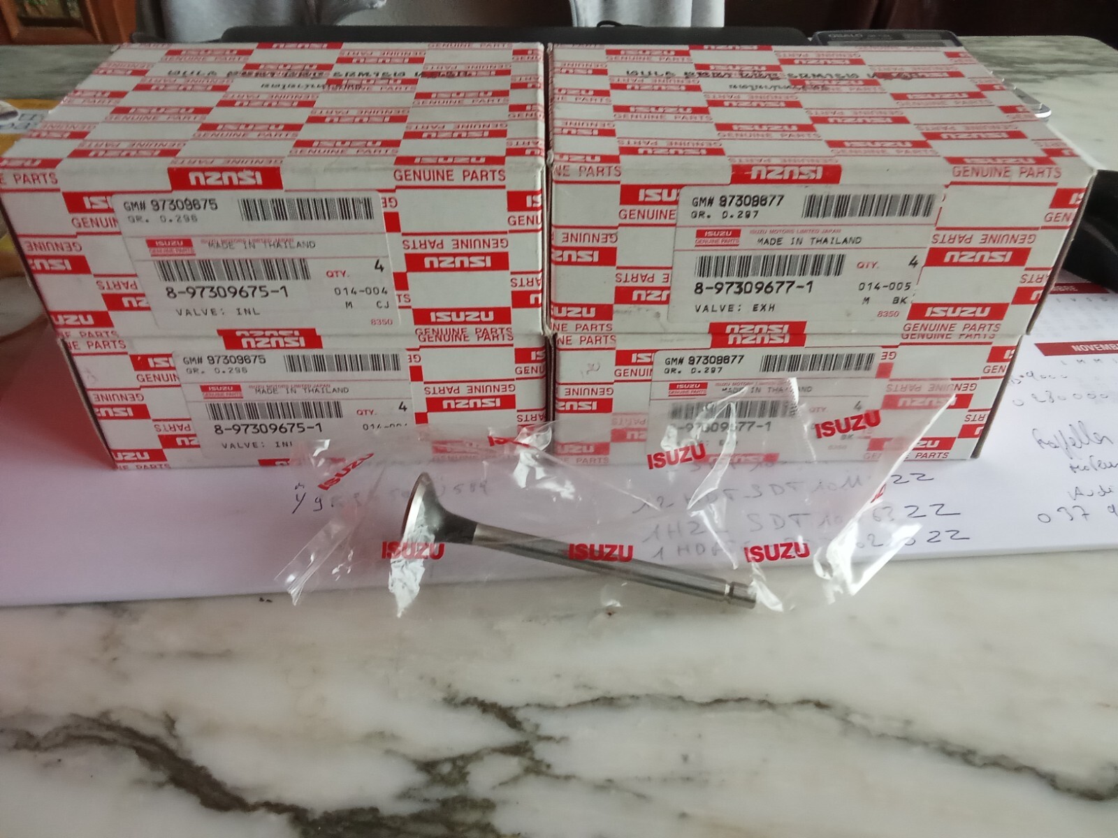 Soupapes d'admission et d'échappement pour moteur Isuzu D-Max 2.5 TD