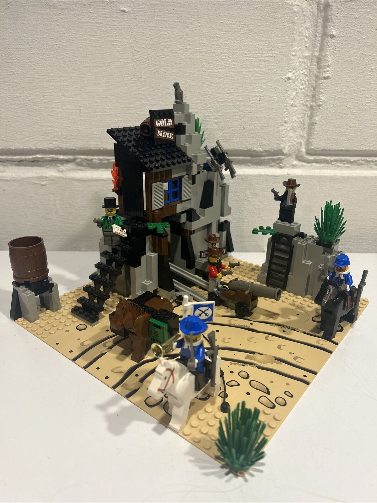Picture 2 of 9