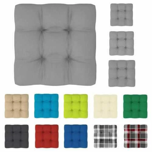 Cuscini rossi per il letto