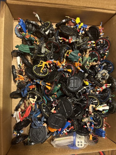 Heroclix Lot of 100 Figures Without Cards and Accessories  Duplicates