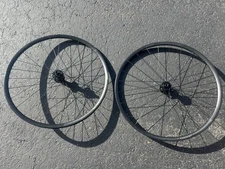 Specialized Axis Elite 700c Wheelset VGC!! + Shimano HG - 12x100/142 6B Disc 24h