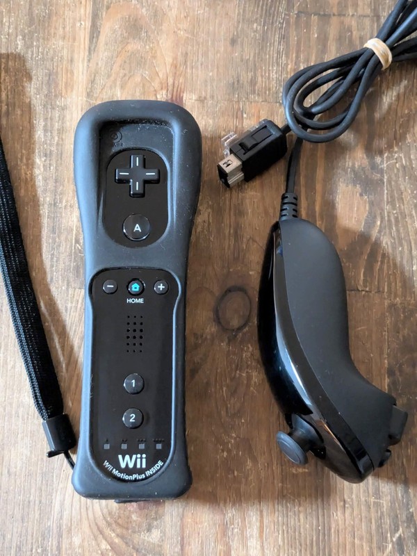 OEM Nintendo Wii & U Motion Plus Remote Controller Black RVL-036 with Nunchuck