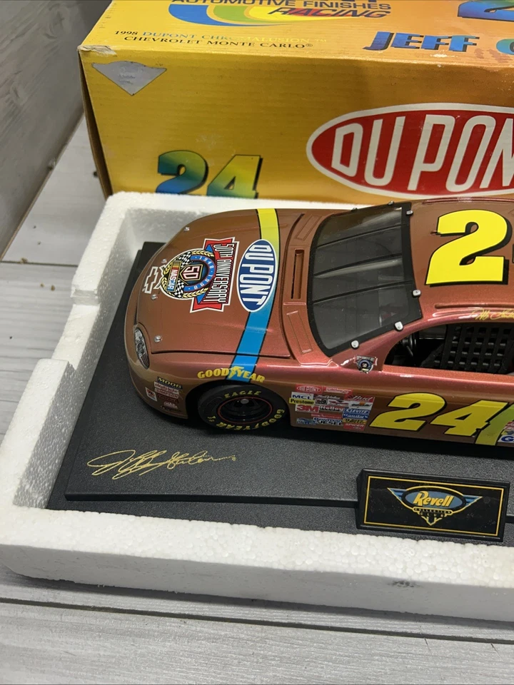 Jeff Gordon 1:18 #24 Chromalusion DuPont 1998 Monte Carlo Revell Club 148/1024 - Image 3 of 4