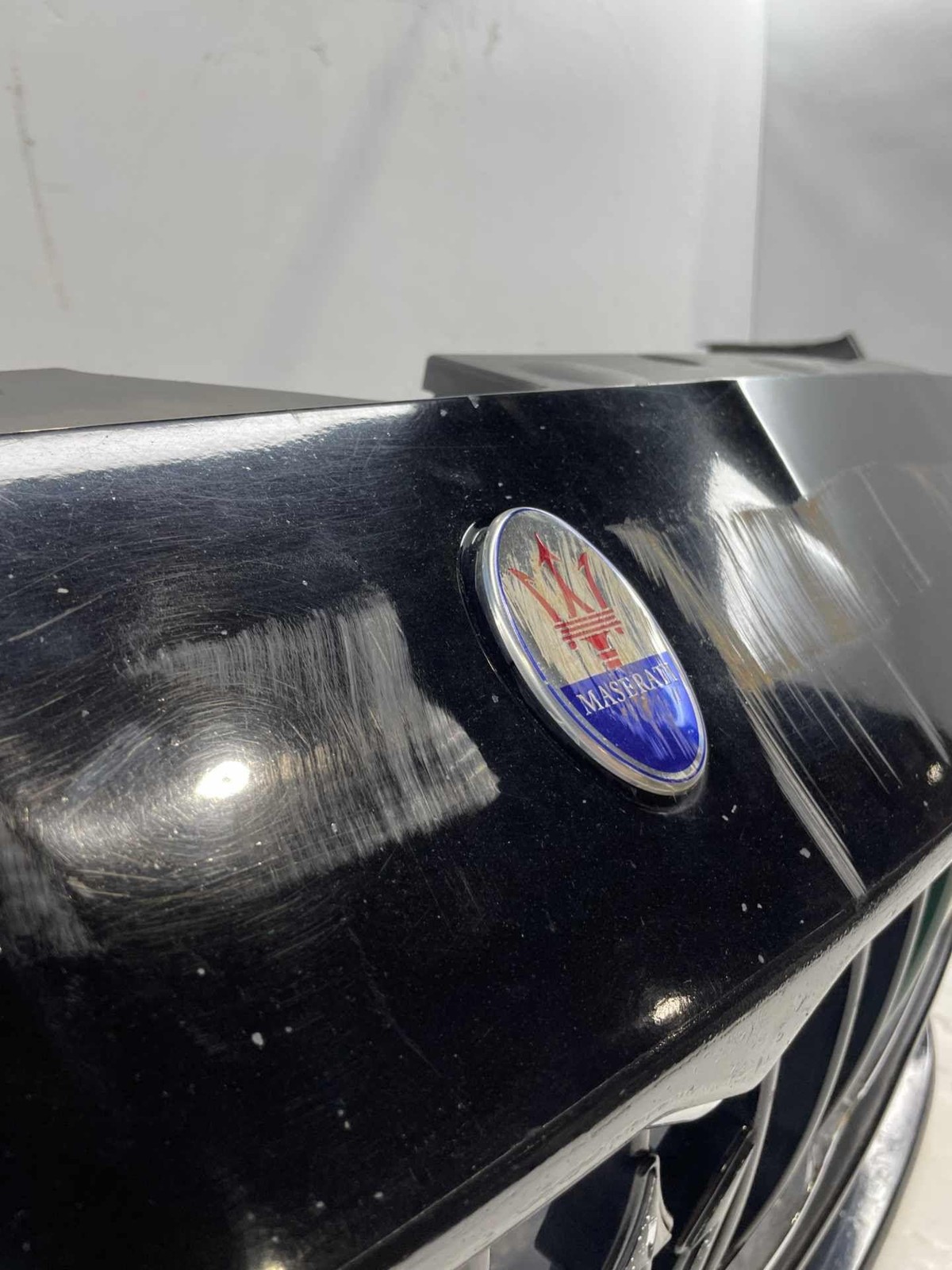 2014-2017 Maserati Quattroporte Front Bumper Assembly Scratches Cracks