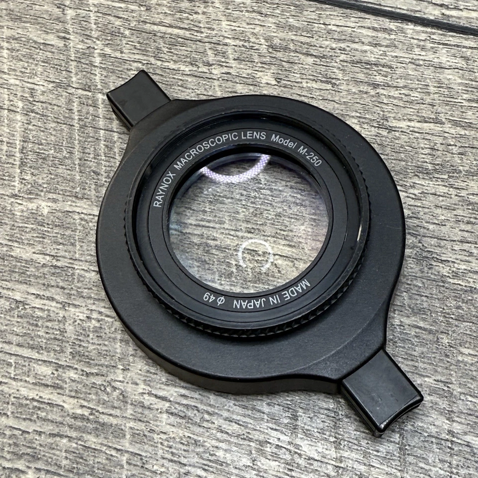 Raynox DCR-250 2.5x Super Macro Snap-On Lens Universal 52mm-67mm Fitment - Image 4 of 4