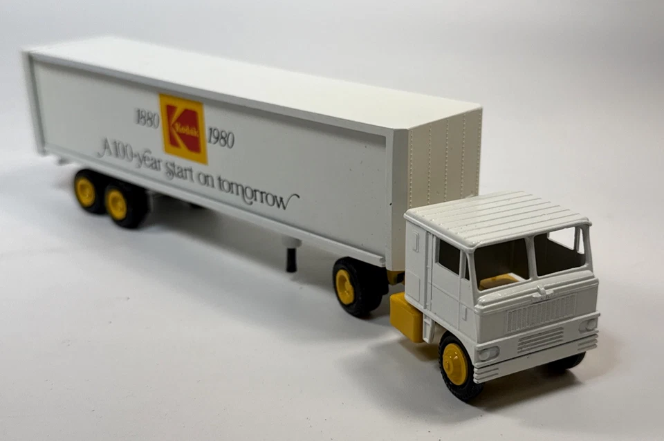 Camión tractor-remolque Winross 1/64 Kodak 1888-1980 A 100 años a partir de mañana Foto 3 de 4
