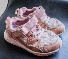 Stride Rite girl pink leather upper casual sneakers Sz 8 XW
