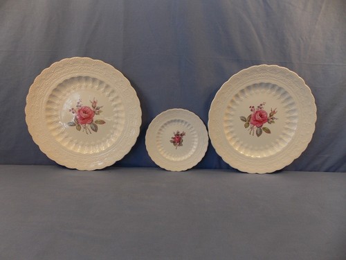SPODE "Billingsley Rose Pink" 2 Dinner Plates 10 1/2" and Bread Plate 6 1/4" - Picture 3 of 7