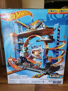 ultimate garage tower shark loop