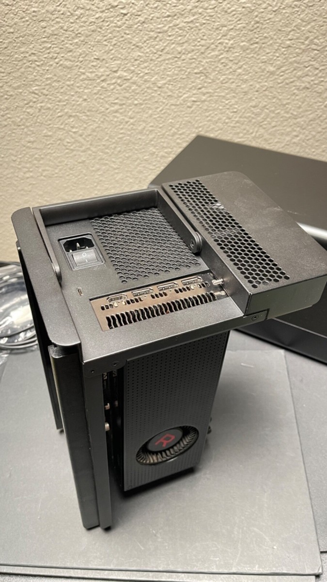 Razer Core X Thunderbolt 3 & Radeon RX Vega 64 8GB Graphics Razer Core X Thunderbolt 3 & Radeon RX Vega 64 8GB Graphics