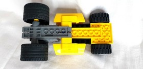 LEGO &reg; Racer 8490 desert hopper with pull-back motor