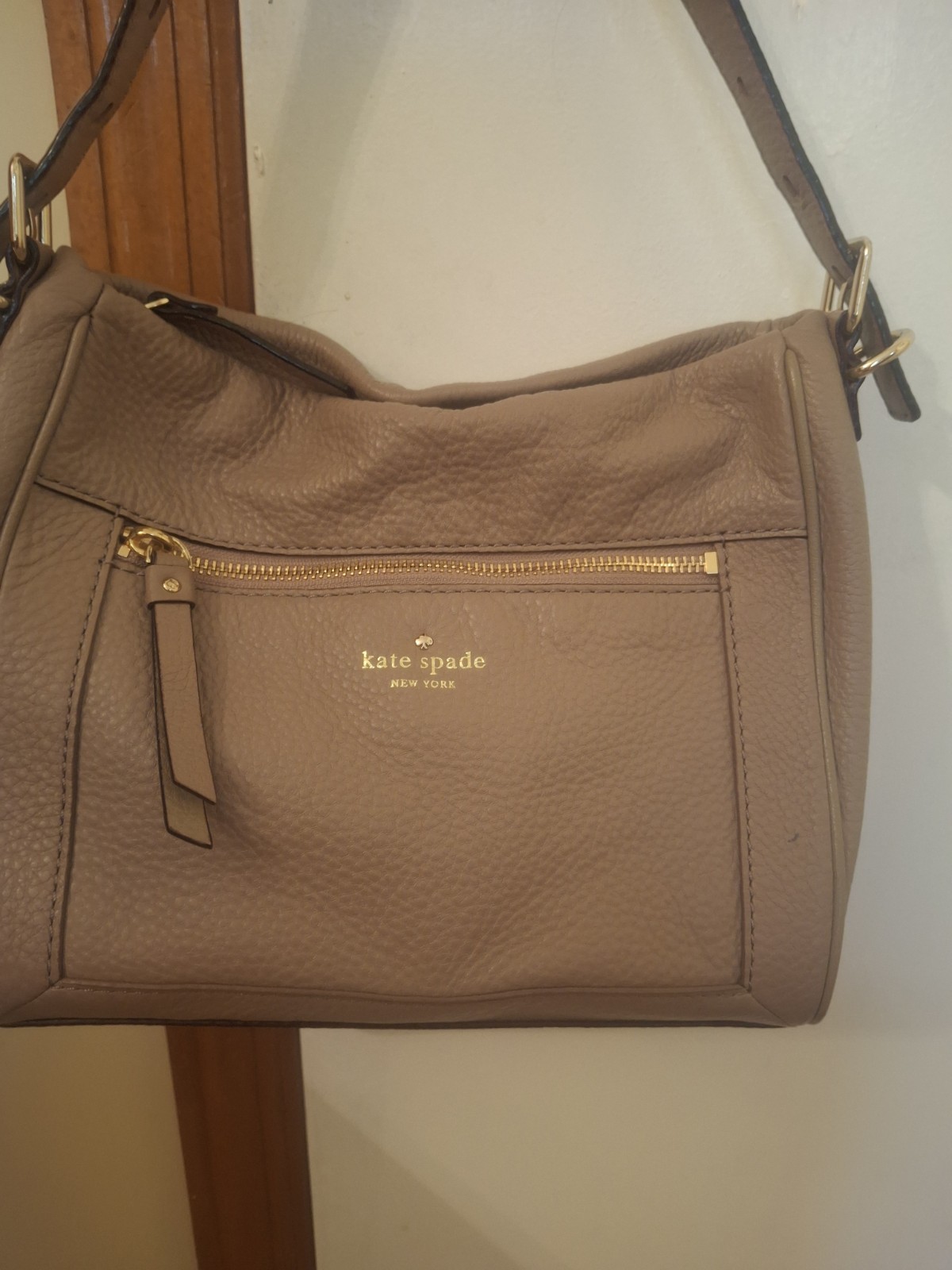 Chic Kate Spade  Polished Leather Cobble Hill Collection Small  Tan Satchel Bag