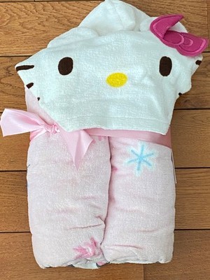 2007 Hello Kitty Sanrio Kids Velour Hooded Towel - NWT