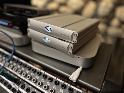 UAD komplett auf 2x Universal Audio UAD-2 Satellite Quad-Core FireWire DSP