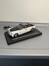 1:24 Scale Rolls-Royce Phantom Die-Cast Model