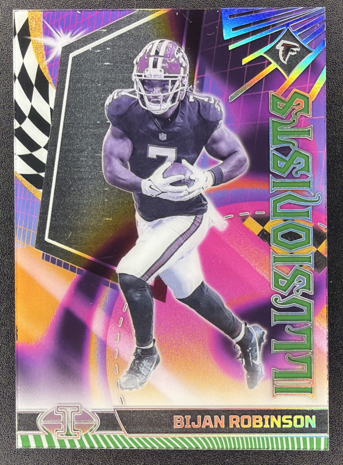 2023 Panini Illusions - Illusionists Bijan Robinson #11 Emerald (RC)