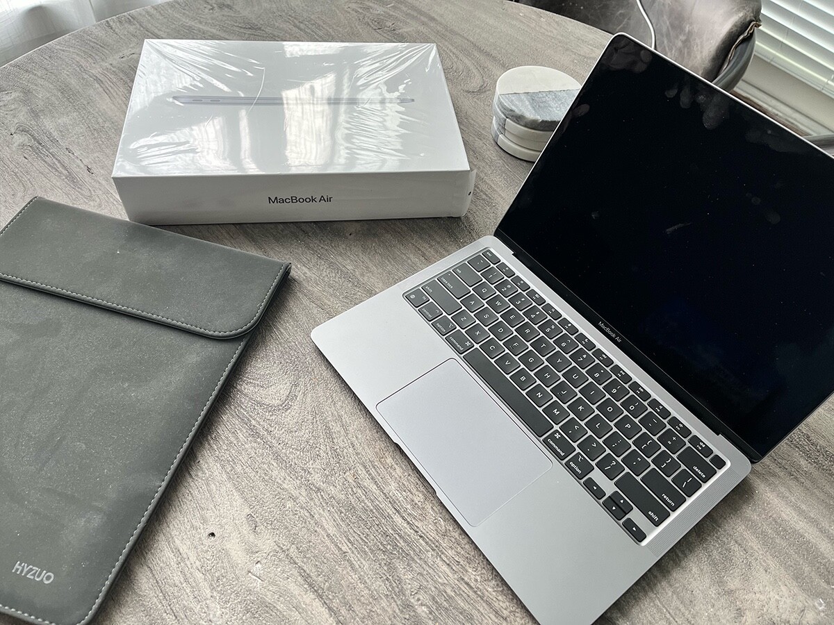 Apple MacBook Air 13-inch M1 | 256GB 8GB | In Perfect Out of Apple MacBook Air 13-inch M1 | 256GB 8GB | In Perfect Out of