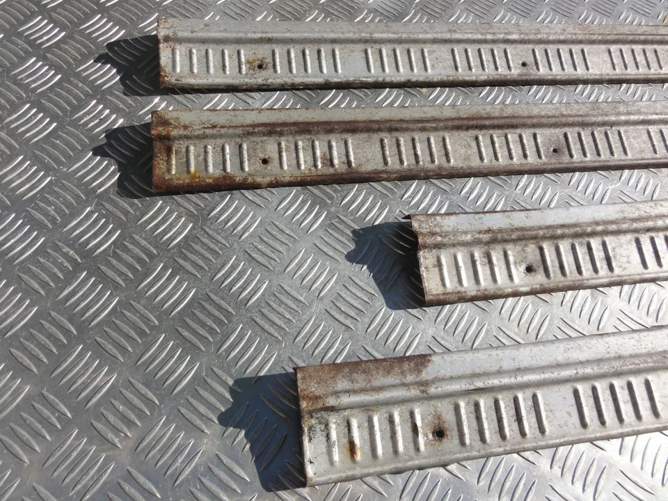 FORD TAUNUS SEDÁN 17M P3 - moldura de moldura Foto 2 de 4