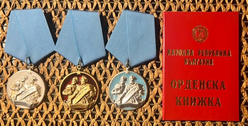 Bilgarian order for art Kiril and Metodi lot of 3 classes and document Bulgaria - Picture 2 of 9