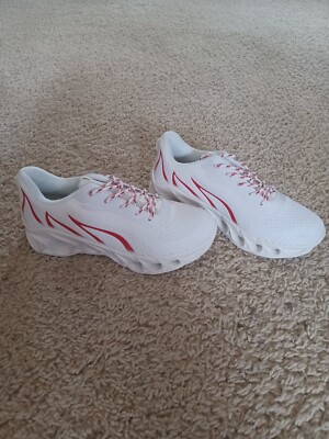 Softfeel women's  size 7 NEW 