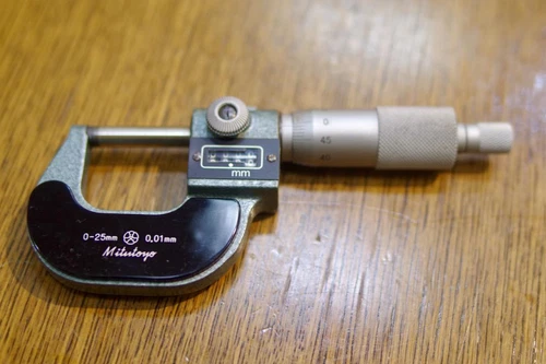 MITUTOYO Used Outside Count Micro-meter No.193-101 Measuring range 0-25mm Japan