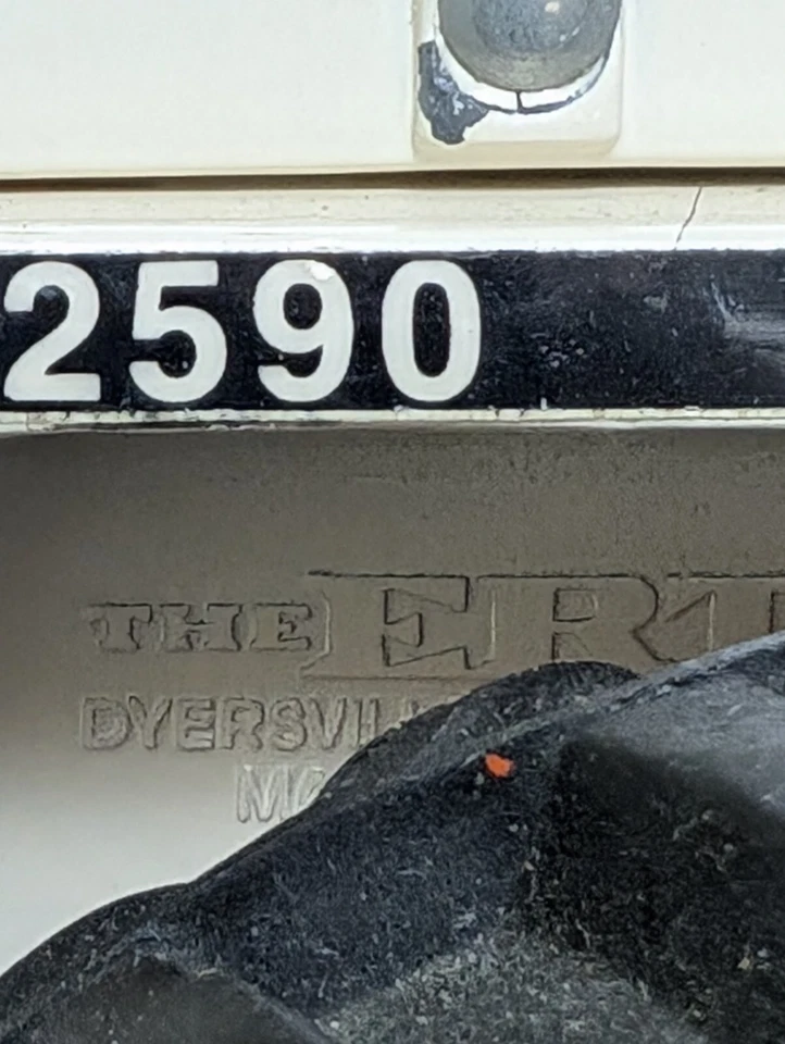 De colección ERTL Estuche 2590 Tractor Serie Coleccionista #1 1979 Réplica Plano Foto 4 de 4