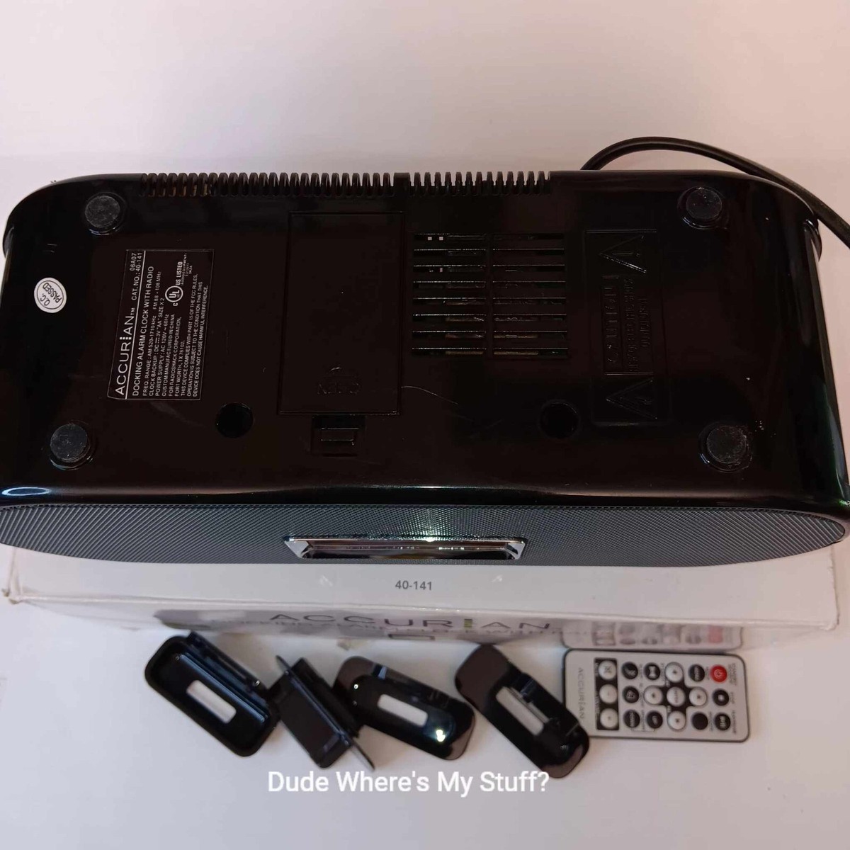 ACCURIAN 40-141- DOCKING ALARM CLOCK WITH RADIO ****FOR PARTS OR