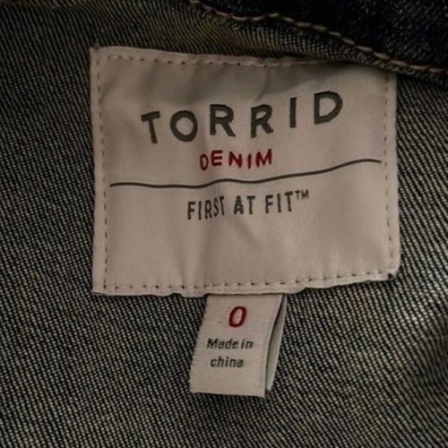 Torrid leichte Waschung Knopfleiste Brusttaschen verstellbar Jeansjacke Größe Large - Bild 6 von 7