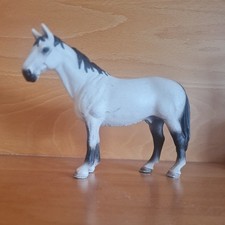 Schleich Pferd 13649 Hannoveraner Hengst 