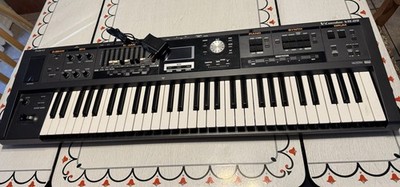 Roland V-Combo VR-09 61-key Live Performance Keyboard Synthesizer w/ Power Cable